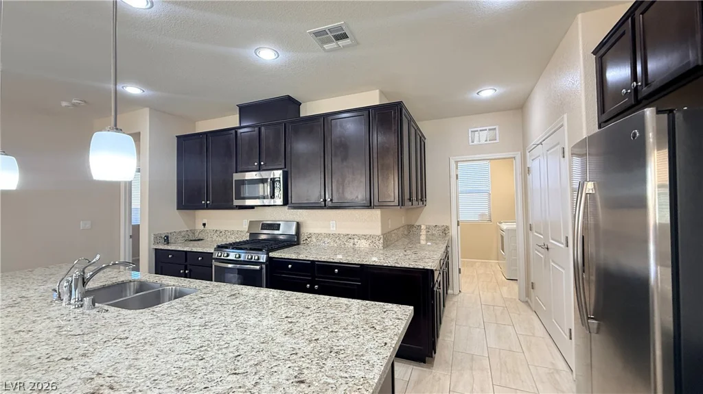 821 Fox Mountain, North Las Vegas, NV 89084