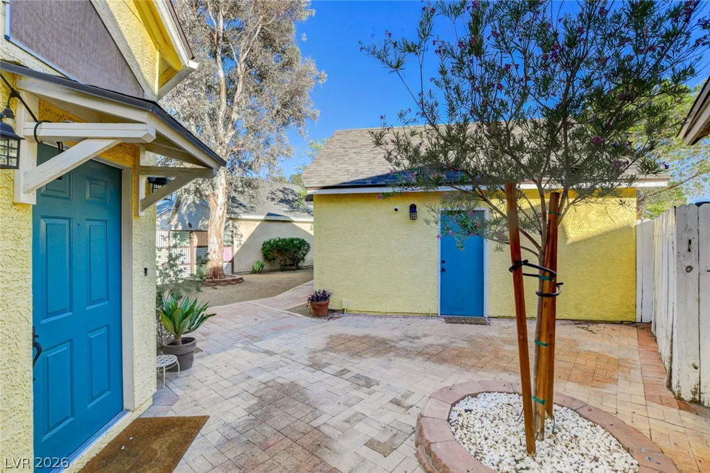 6568 Lombard, Las Vegas, NV 89108