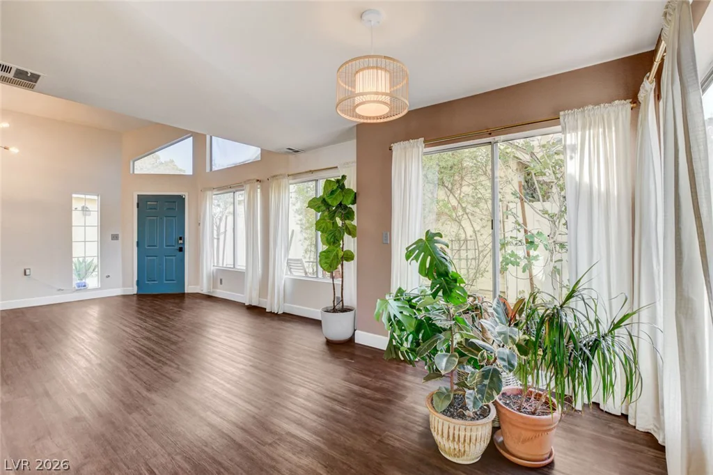 6568 Lombard, Las Vegas, NV 89108