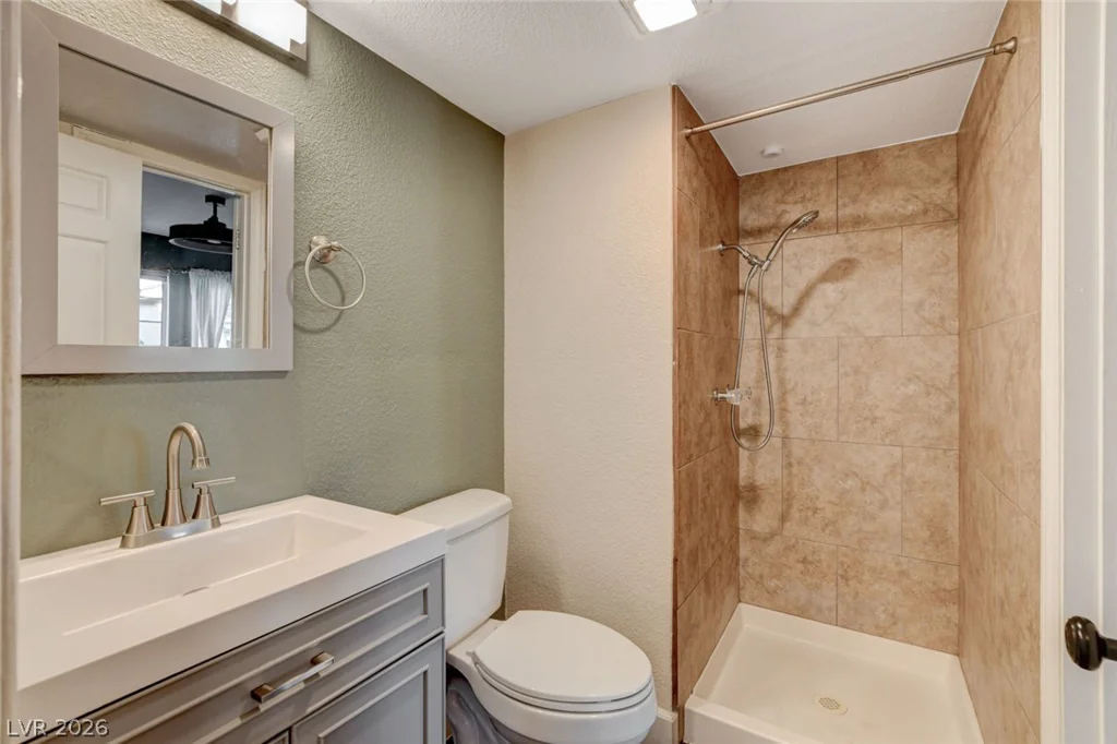 6568 Lombard, Las Vegas, NV 89108