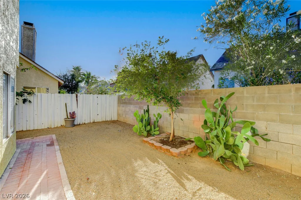 6568 Lombard, Las Vegas, NV 89108
