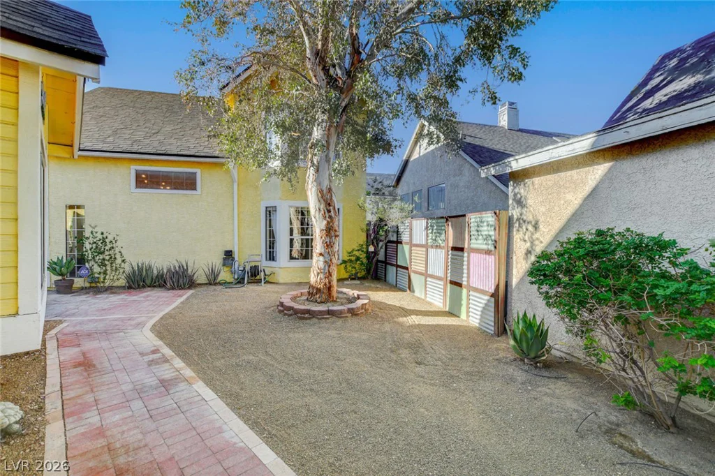 6568 Lombard, Las Vegas, NV 89108