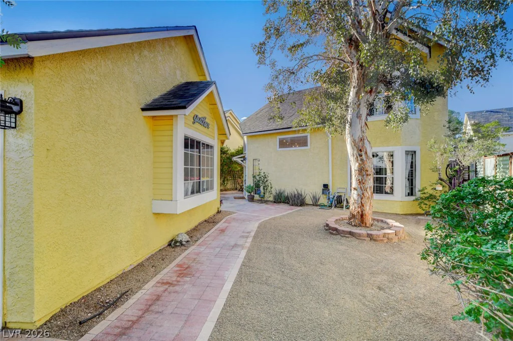 6568 Lombard, Las Vegas, NV 89108