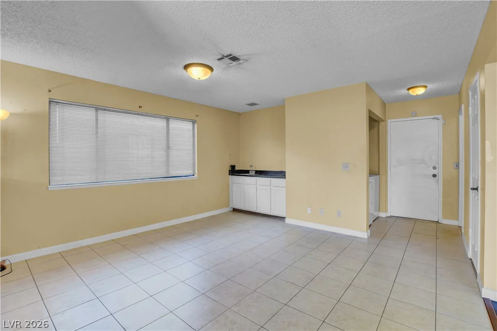 6440 Hartwood, Las Vegas, NV 89108