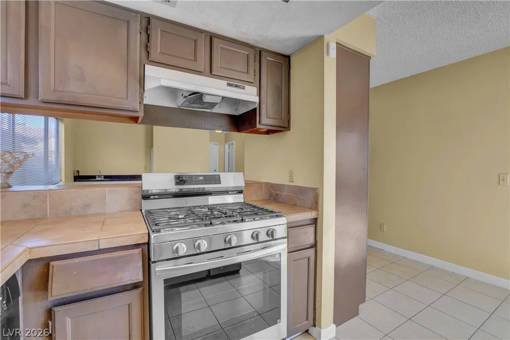 6440 Hartwood, Las Vegas, NV 89108