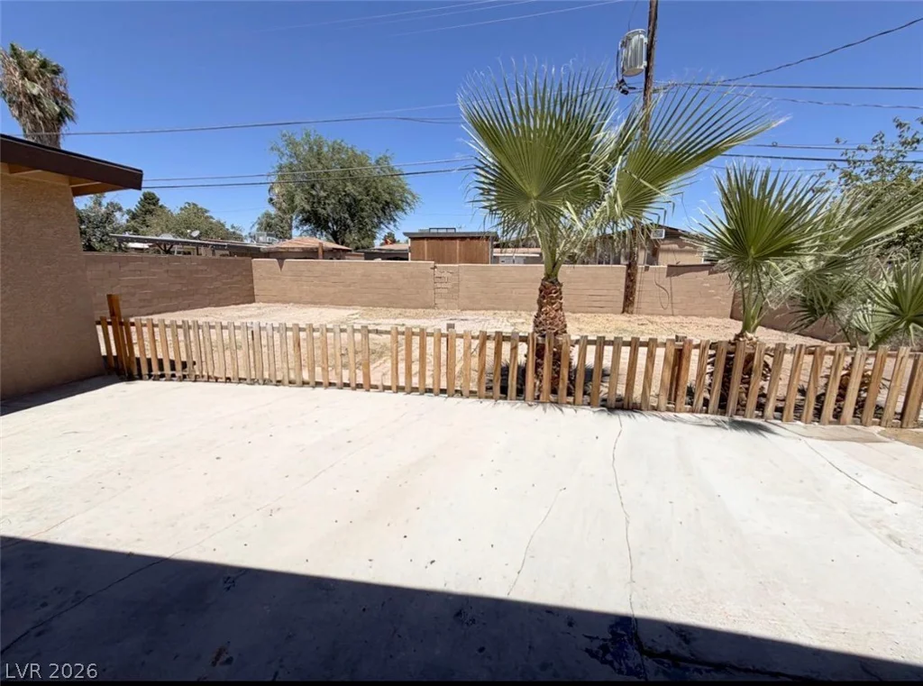 2624 Reynolds, North Las Vegas, NV 89030