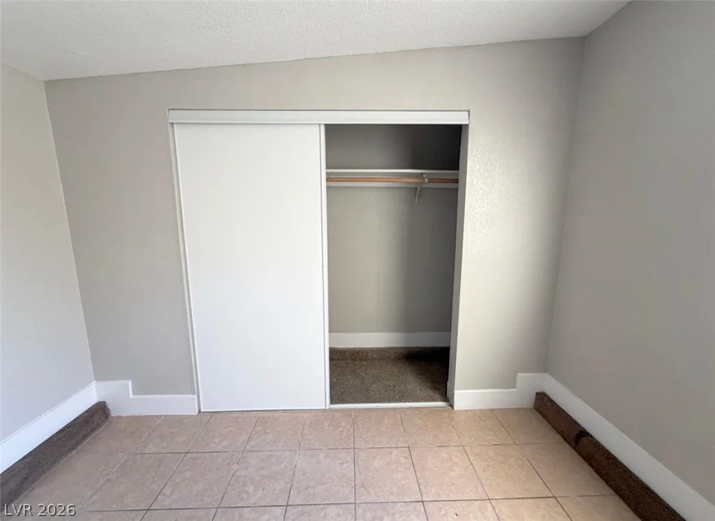2624 Reynolds, North Las Vegas, NV 89030