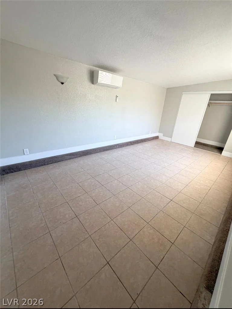 2624 Reynolds, North Las Vegas, NV 89030