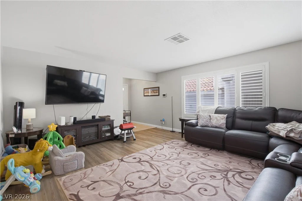 8325 Classic Villa, Las Vegas, NV 89128