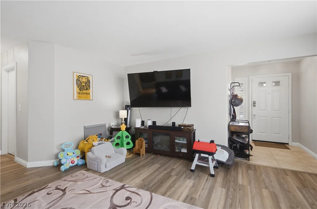8325 Classic Villa, Las Vegas, NV 89128