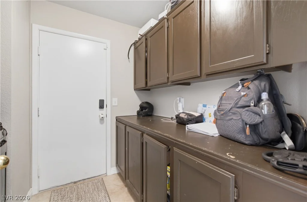 8325 Classic Villa, Las Vegas, NV 89128