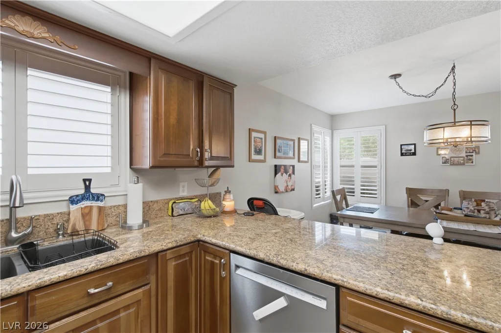 8325 Classic Villa, Las Vegas, NV 89128