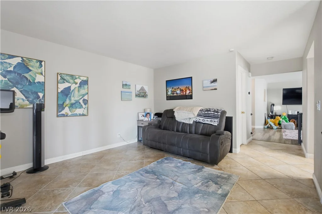 8325 Classic Villa, Las Vegas, NV 89128