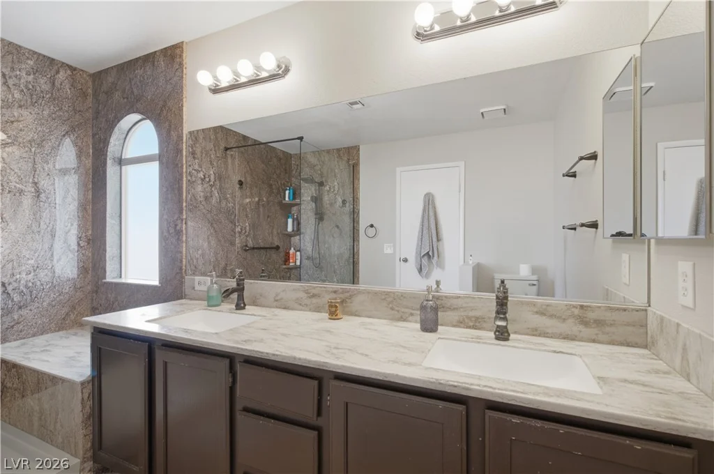 8325 Classic Villa, Las Vegas, NV 89128