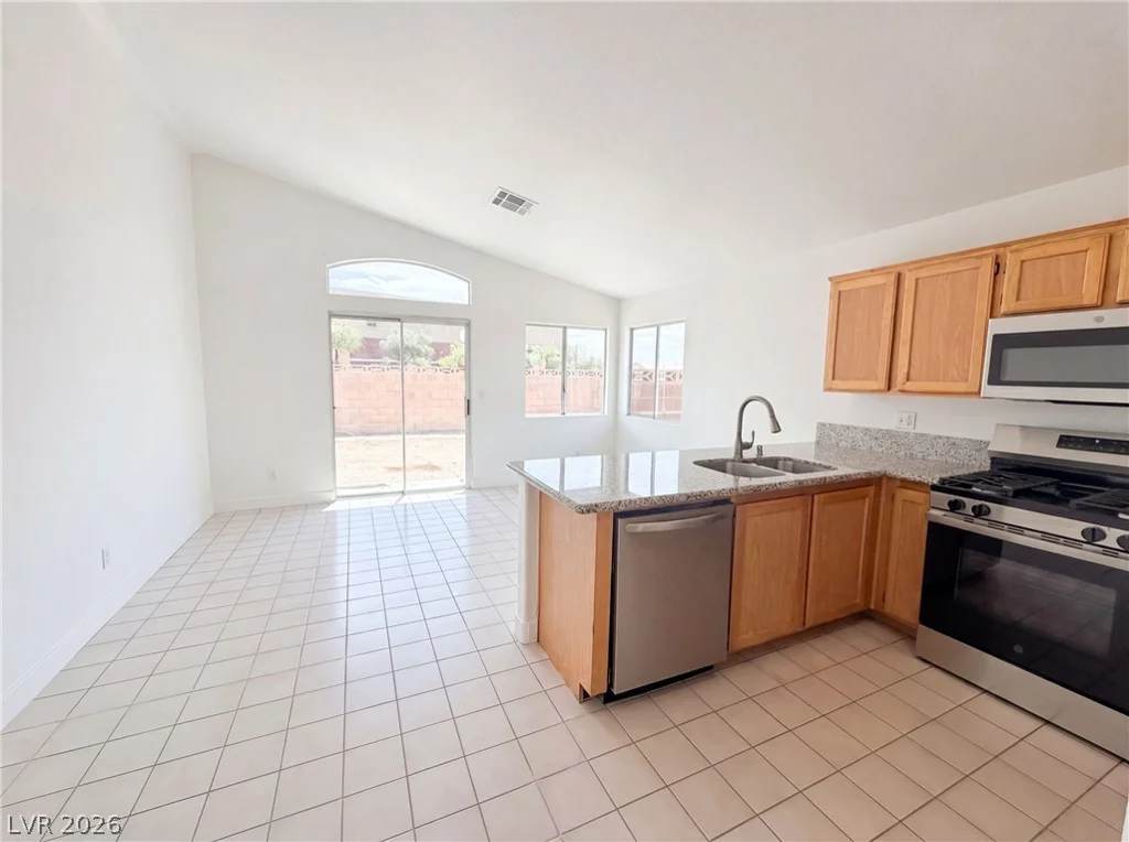 6547 Grand Oaks, Las Vegas, NV 89156