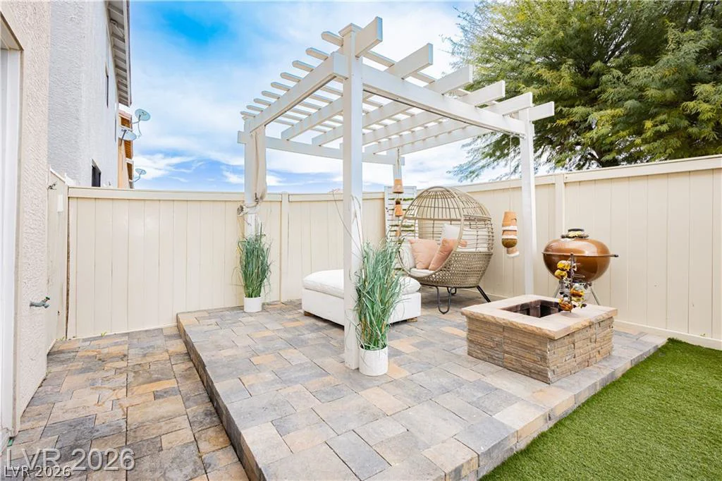 2054 Seattle Shore, Las Vegas, NV 89115