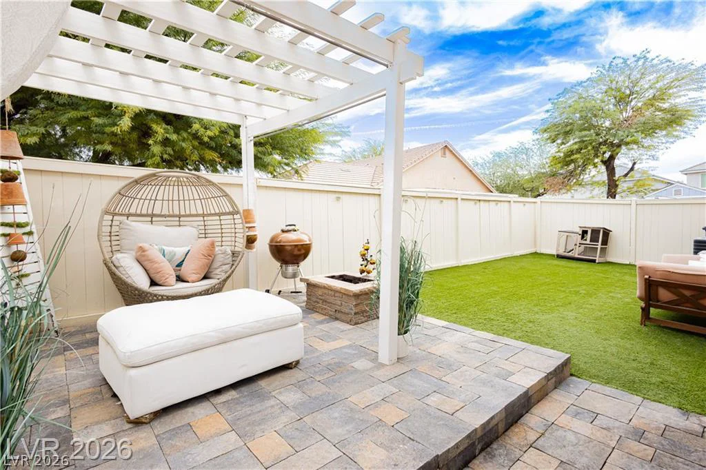 2054 Seattle Shore, Las Vegas, NV 89115