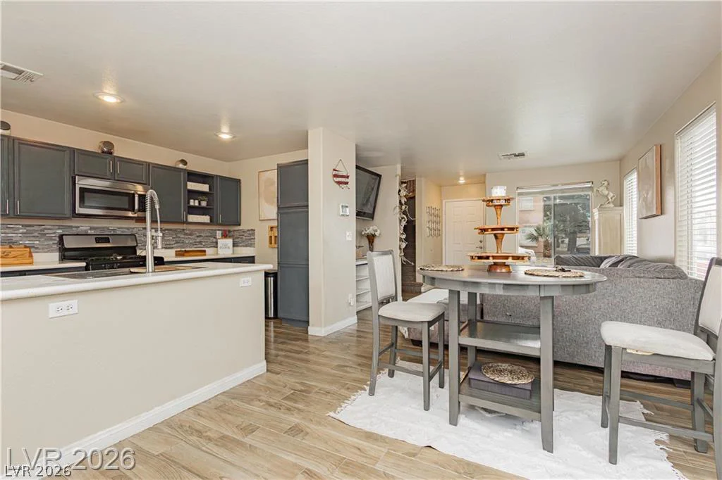2054 Seattle Shore, Las Vegas, NV 89115