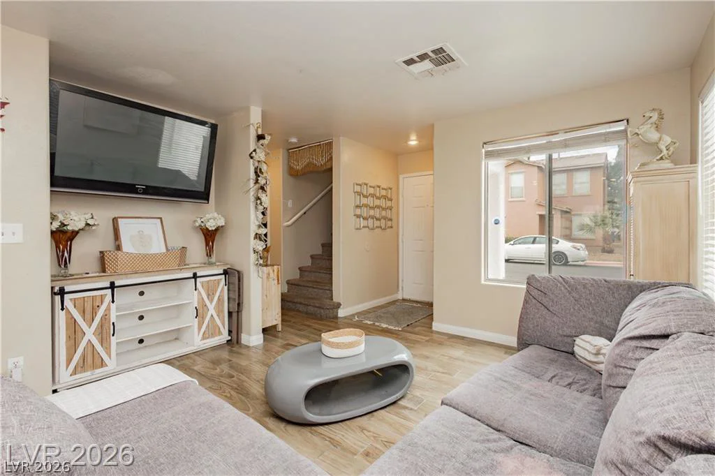 2054 Seattle Shore, Las Vegas, NV 89115