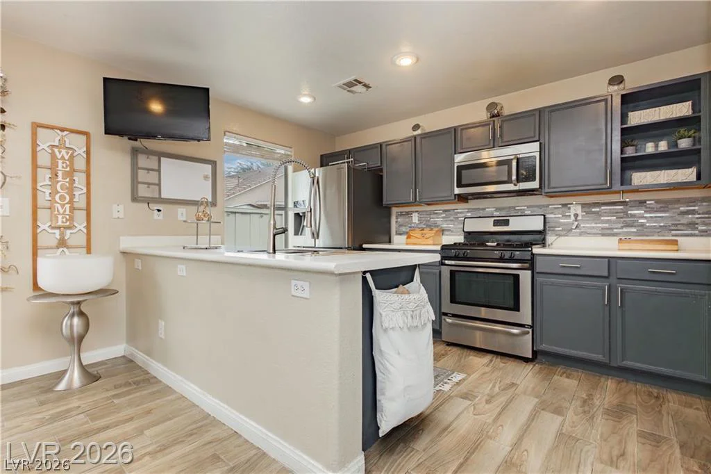 2054 Seattle Shore, Las Vegas, NV 89115