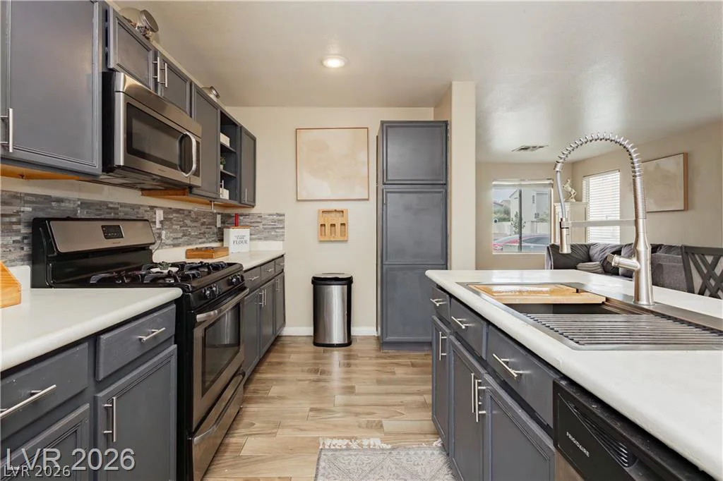 2054 Seattle Shore, Las Vegas, NV 89115