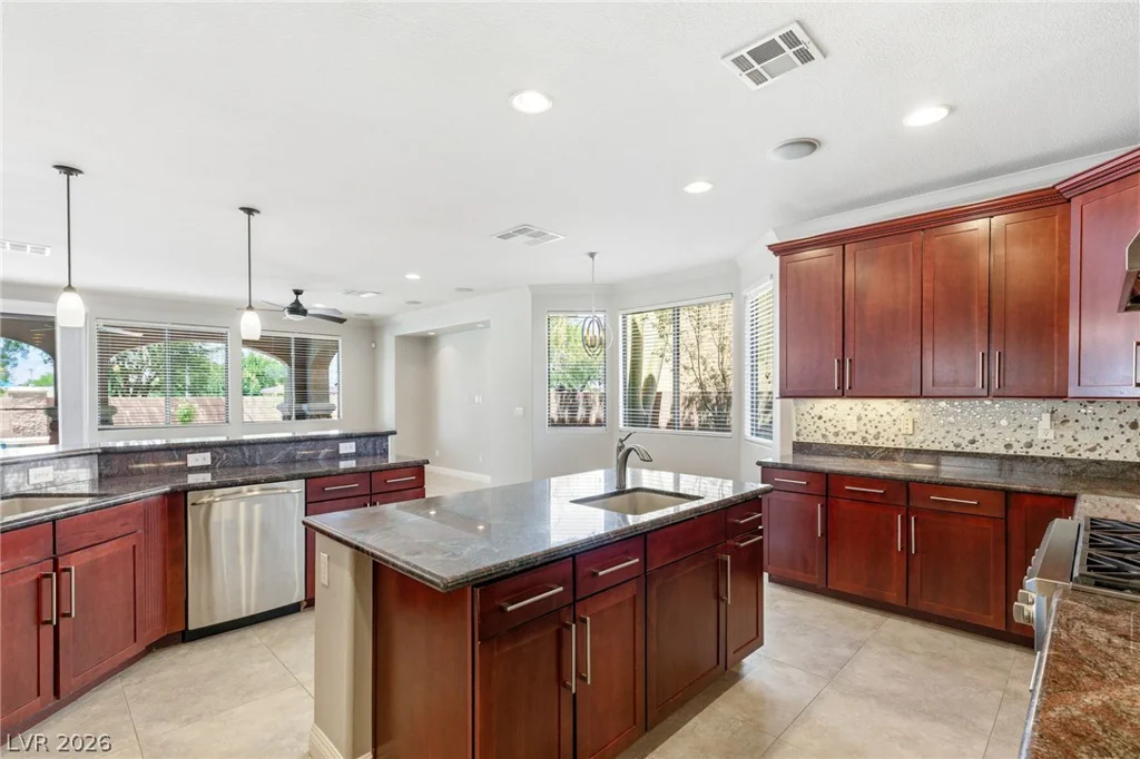6644 Natalia, Las Vegas, NV 89130