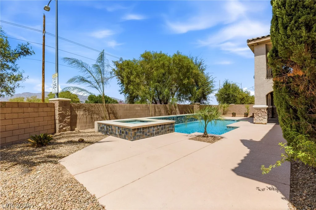 6644 Natalia, Las Vegas, NV 89130