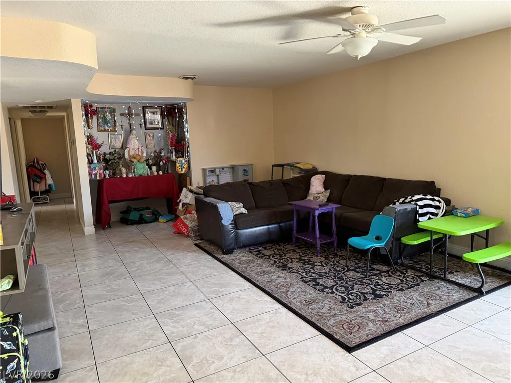 2105 El Greco, Las Vegas, NV 89102