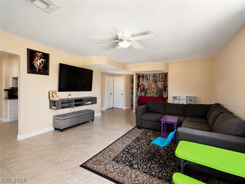2105 El Greco, Las Vegas, NV 89102