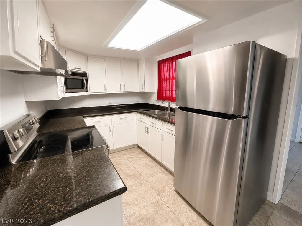 2105 El Greco, Las Vegas, NV 89102