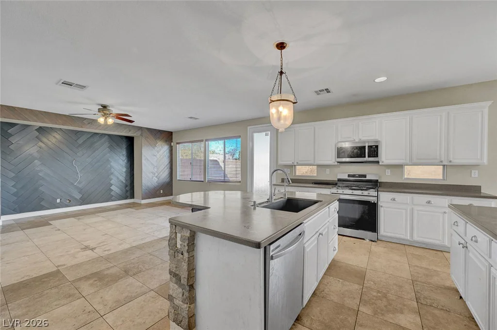 3556 Tundra Swan, Las Vegas, NV 89122