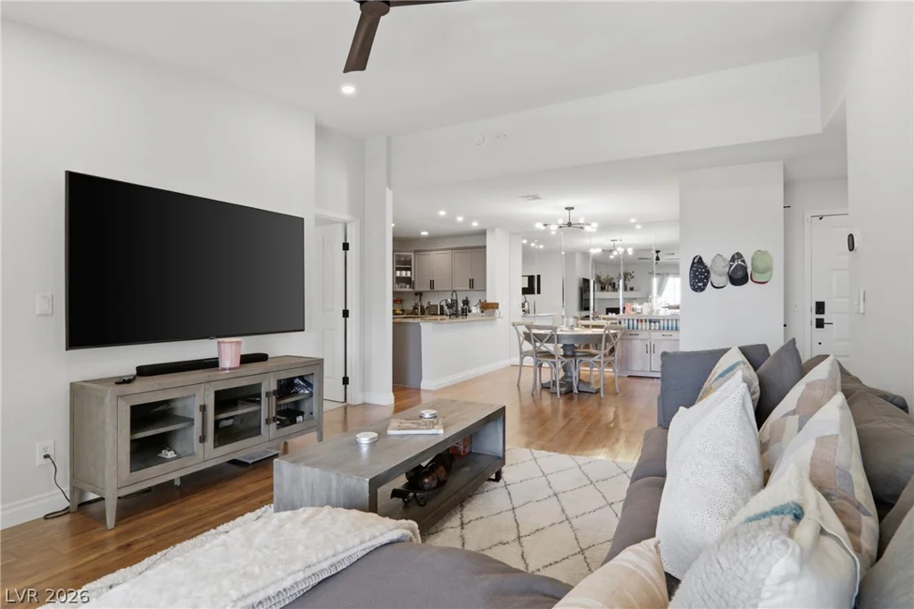 8452 Boseck, Las Vegas, NV 89145