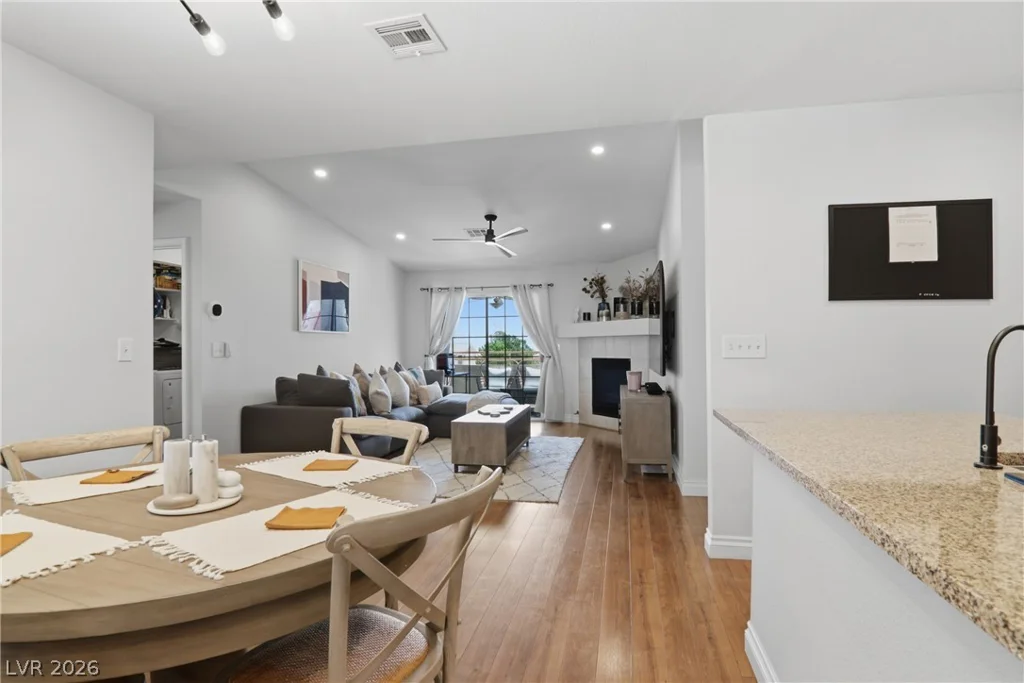 8452 Boseck, Las Vegas, NV 89145