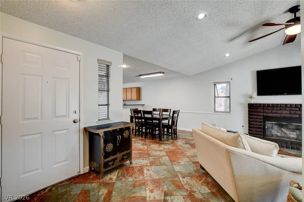 5877 Tippin, Las Vegas, NV 89130