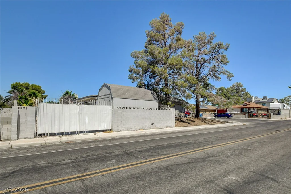 5877 Tippin, Las Vegas, NV 89130
