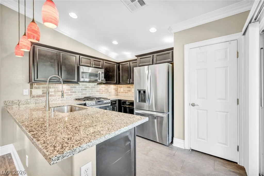 5924 Radiance Park, North Las Vegas, NV 89081