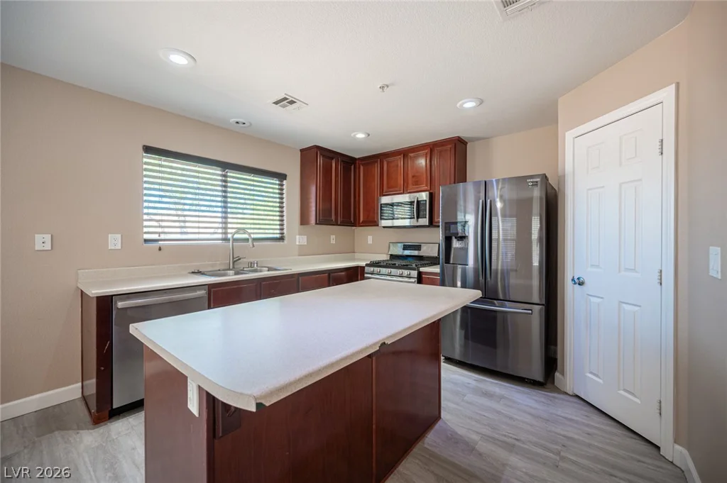 1060 Paradise Coach, Henderson, NV 89002