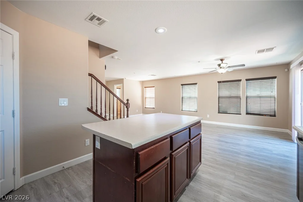 1060 Paradise Coach, Henderson, NV 89002