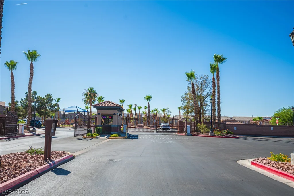 1060 Paradise Coach, Henderson, NV 89002