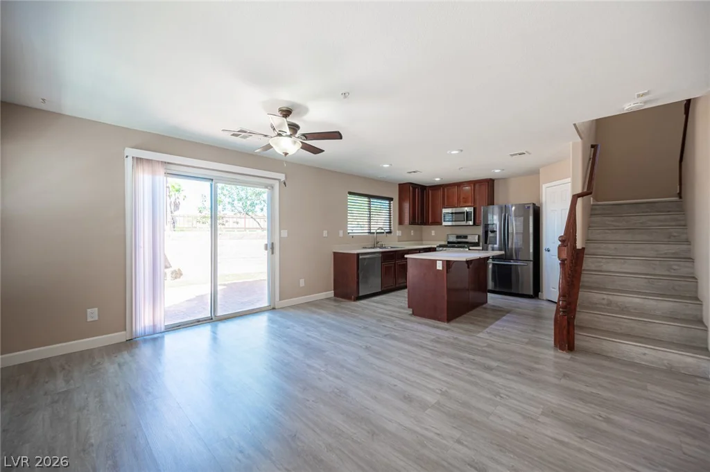 1060 Paradise Coach, Henderson, NV 89002