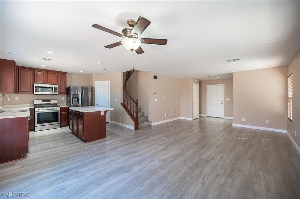 1060 Paradise Coach, Henderson, NV 89002