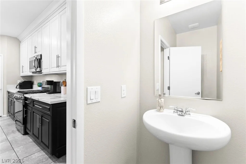 7224 Halo Falls, North Las Vegas, NV 89084