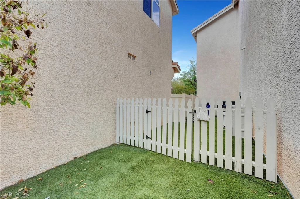 9475 Marshall Creek, Las Vegas, NV 89178