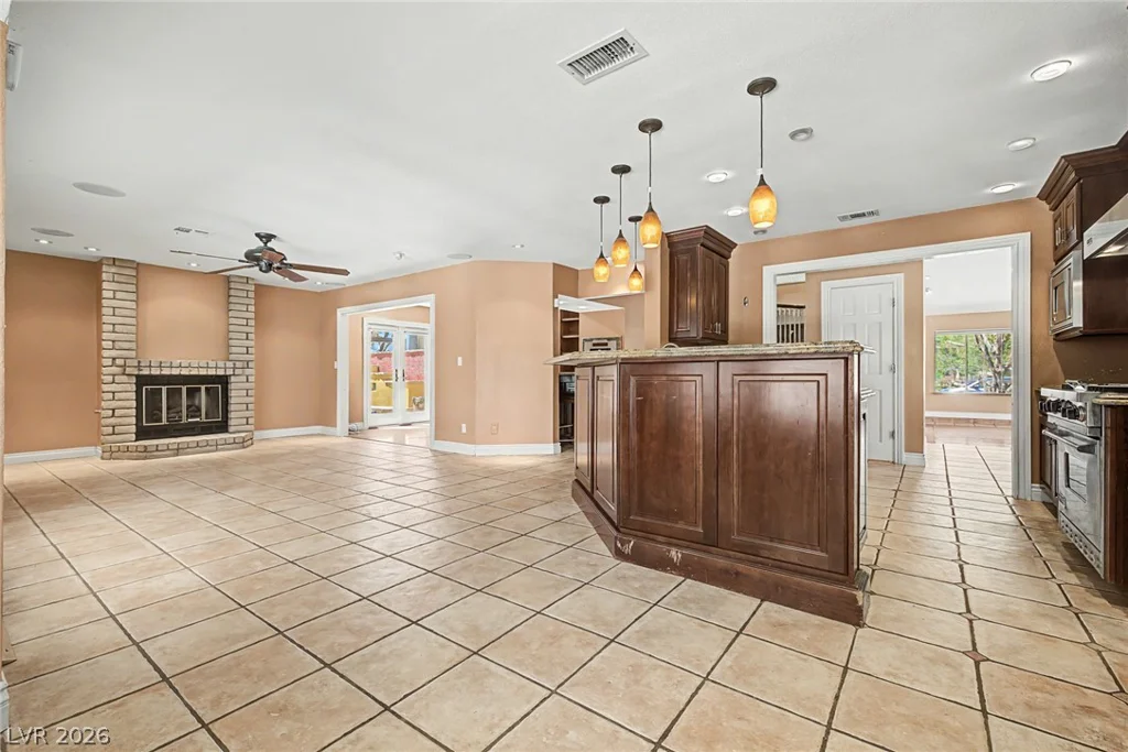 6815 Trinity, Las Vegas, NV 89146