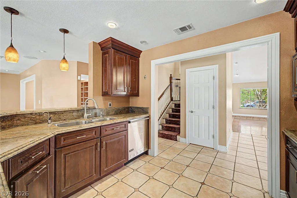 6815 Trinity, Las Vegas, NV 89146