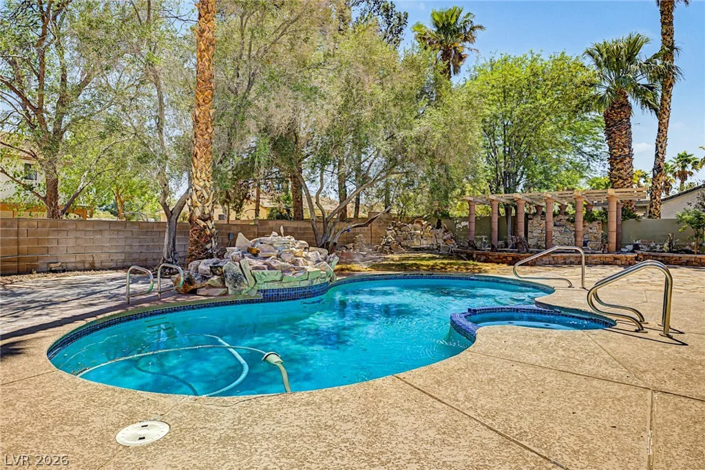 6815 Trinity, Las Vegas, NV 89146