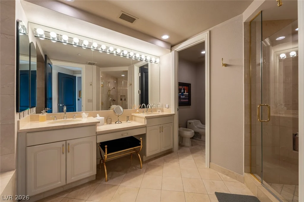 1 Hughes Center, Las Vegas, NV 89169