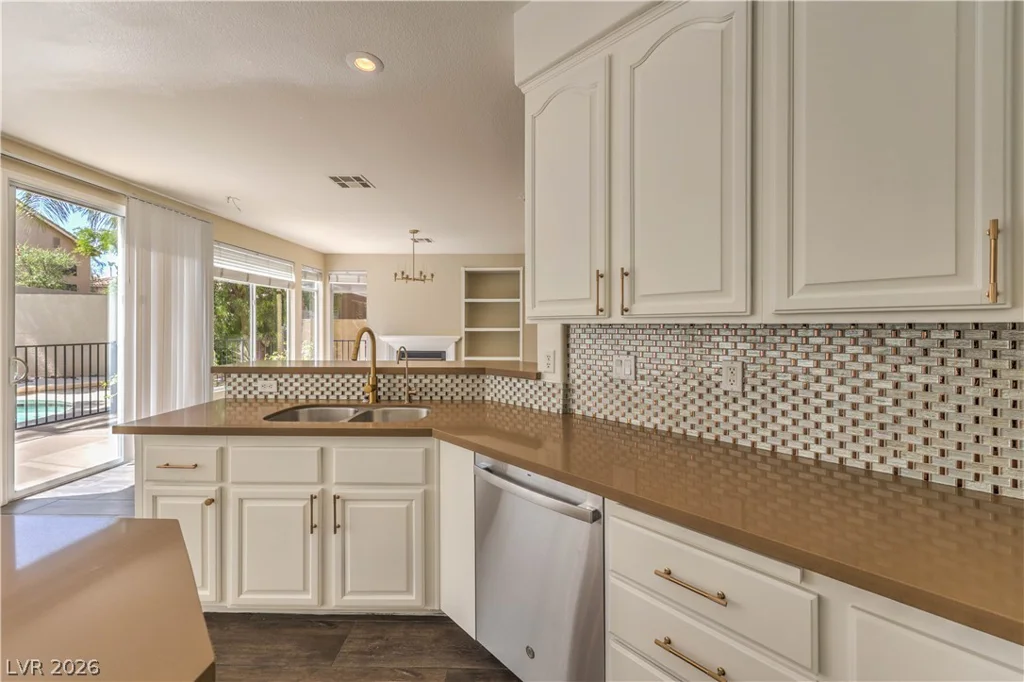 1717 Double Arch, Las Vegas, NV 89128