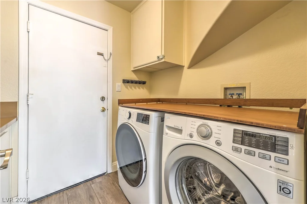 1717 Double Arch, Las Vegas, NV 89128
