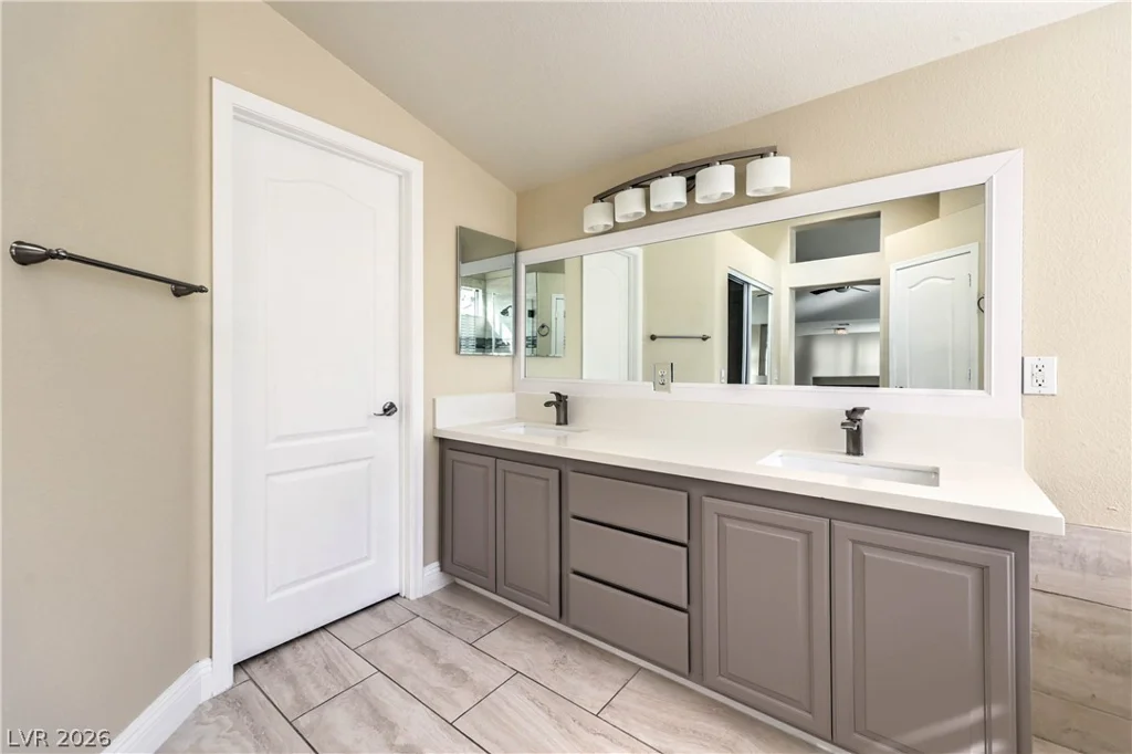 1717 Double Arch, Las Vegas, NV 89128